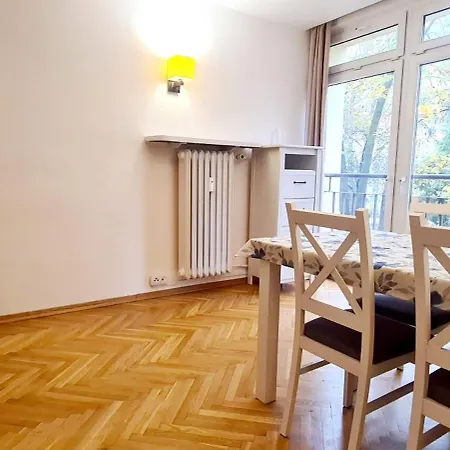 Peaceful 3-room Flat By The Old Town Apartment
